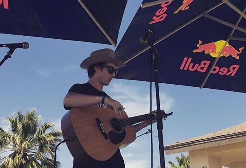 酒店 Base Camp Pop Up Rv & Tent Camping Resort