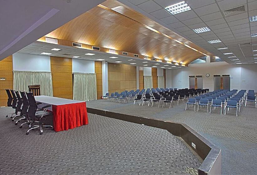 هتل Brac Cdm Savar