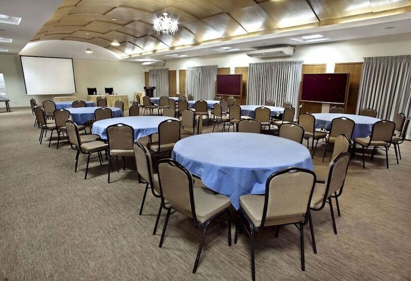 هتل Brac Cdm Savar