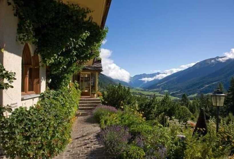 בית מלון כפרי Castle