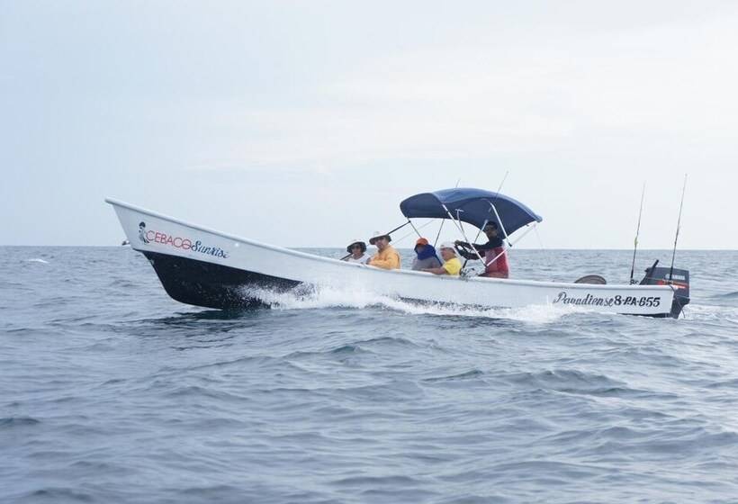 בית מלון כפרי Cebaco Sunrise Lodge