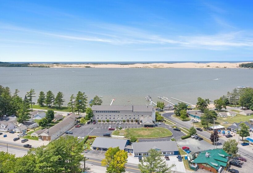 Отель Dunes Waterfront Resort