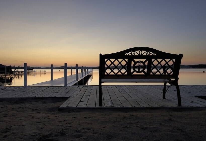 Отель Dunes Waterfront Resort