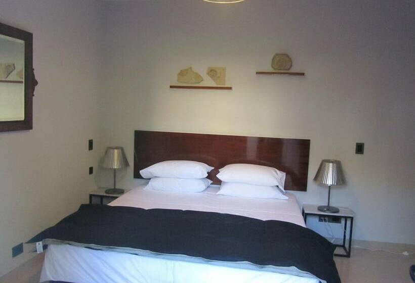 Отель Eze Inn Boutique