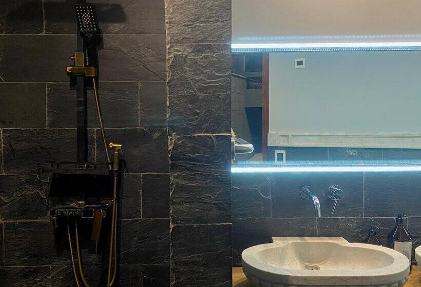 Отель Eze Inn Boutique