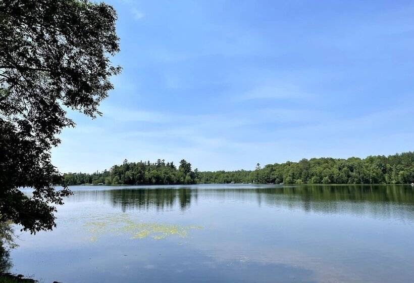 ホテル Hanging Horn Lakeside Resort