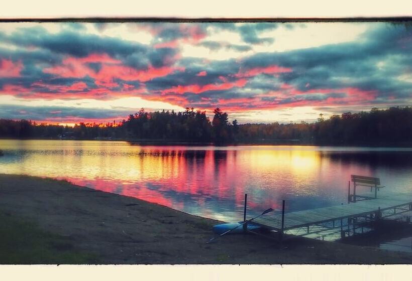 ホテル Hanging Horn Lakeside Resort