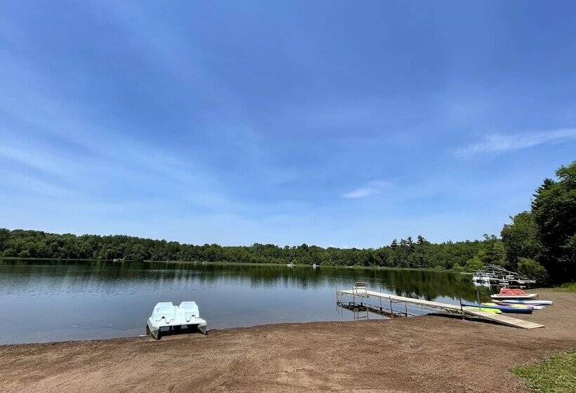 ホテル Hanging Horn Lakeside Resort