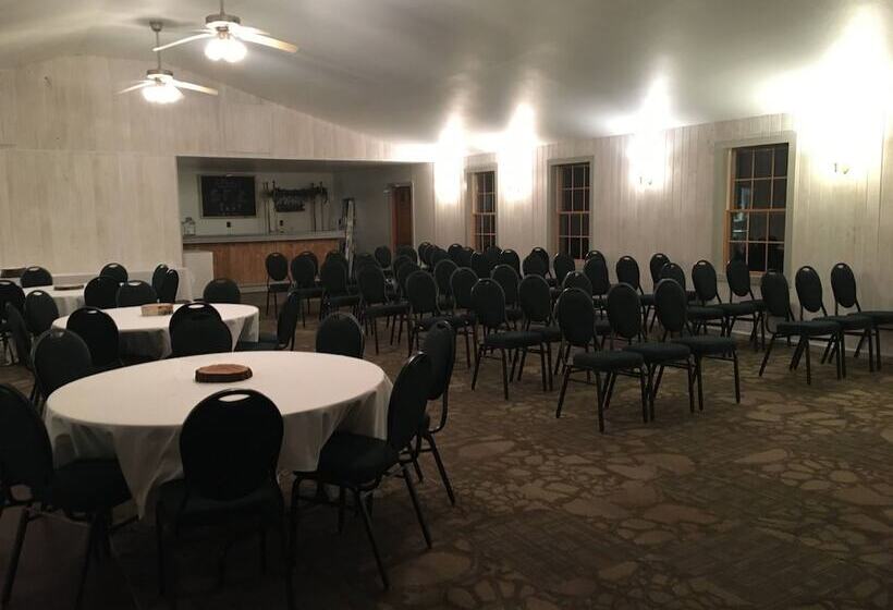 ホテル Hanging Horn Lakeside Resort