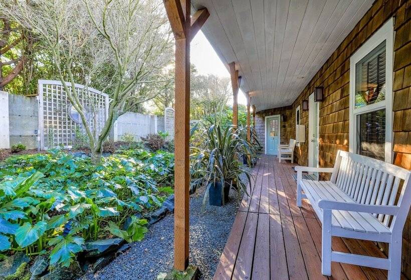 فندق Inn At Arch Cape