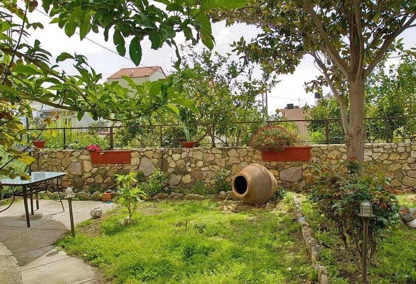 Отель Kapougiati Studios