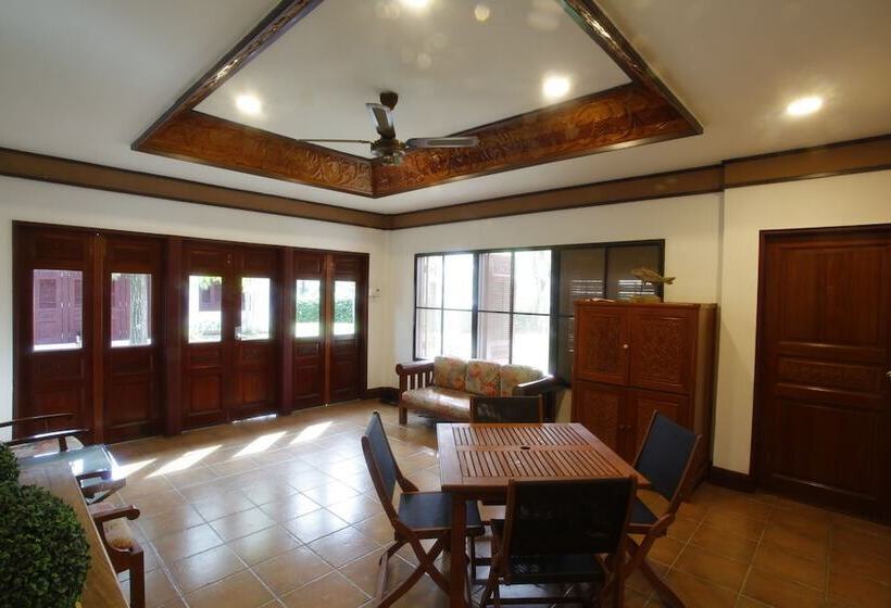 فندق Kukup Golf Resort