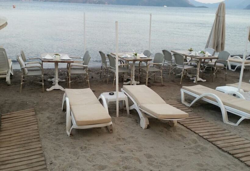 Отель La Vita Beach