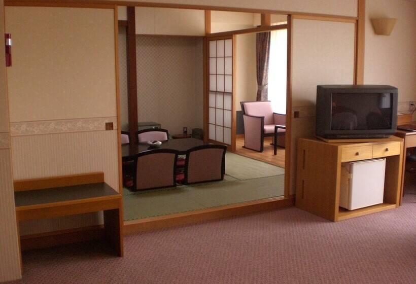 בית מלון כפרי Lakeside Sakuraoka