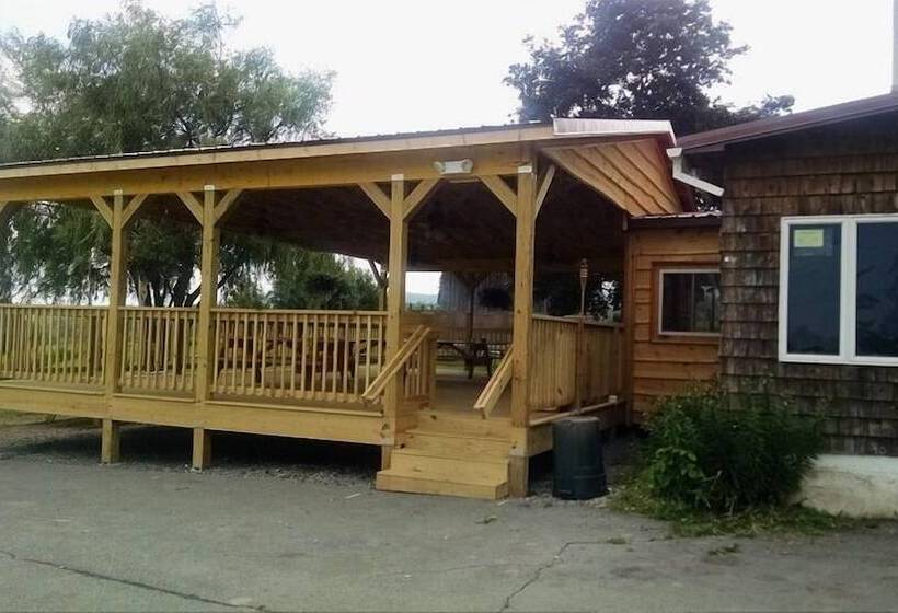 בית מלון כפרי Lakewood Lodge & Restaurant