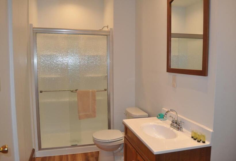 בית מלון כפרי Lakewood Lodge & Restaurant