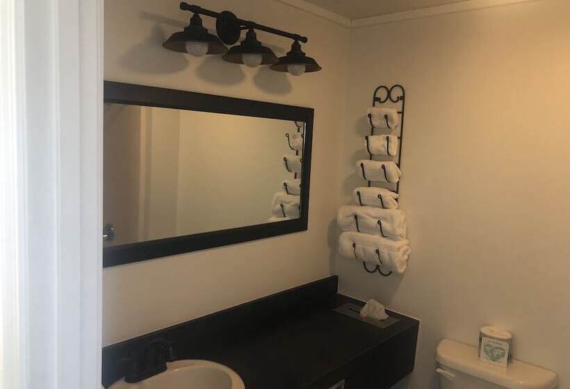 فندق Machias River Inn