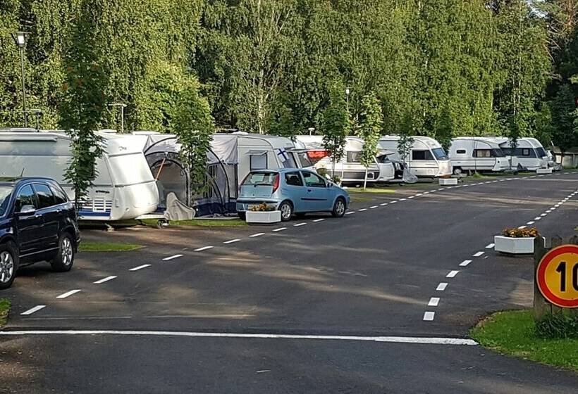 בית מלון כפרי Mansikkaharju Holiday Camp