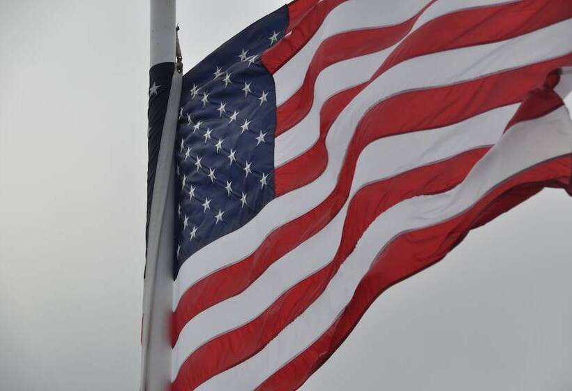 فندق Menemsha Inn & Cottages