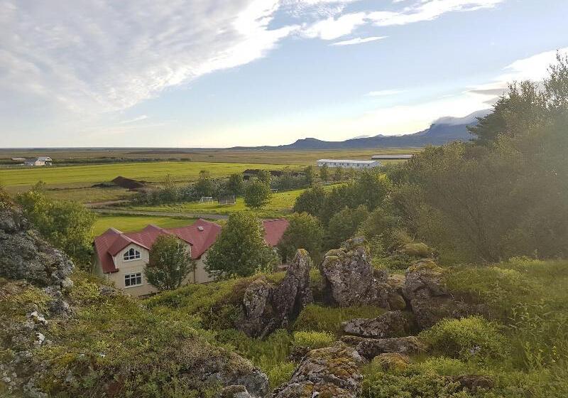 هتل Miðhraun   Lava Resort