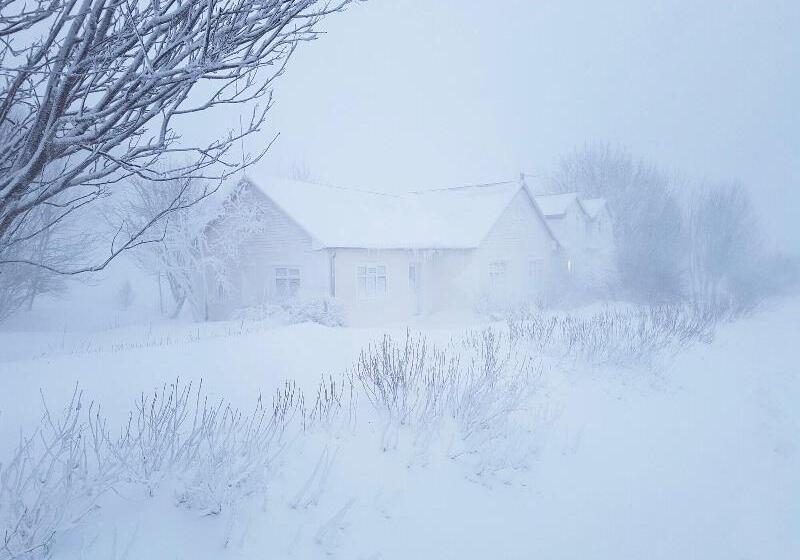 هتل Miðhraun   Lava Resort