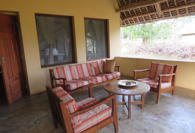 בית מלון כפרי Mikumi Wildlife Camp