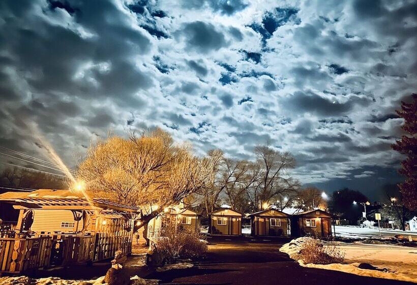 فندق Moosehead Lodge & Cabins