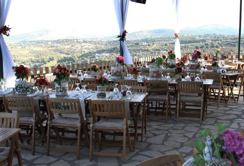 هتل Mountain Breeze Resort