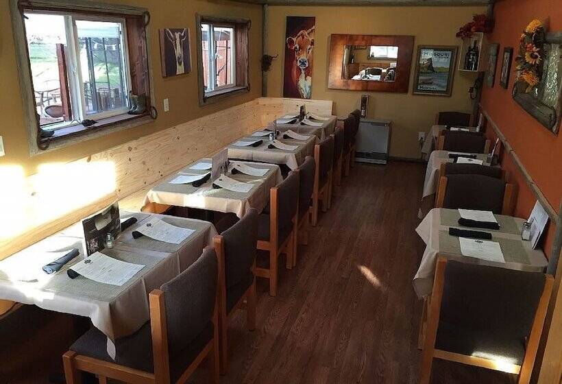 בית מלון כפרי Norwegian Wood Ranch