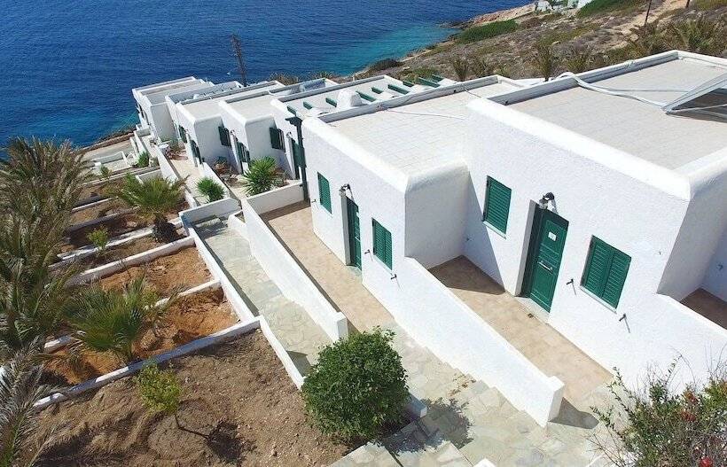 Отель Pahivouni Studios & Suites