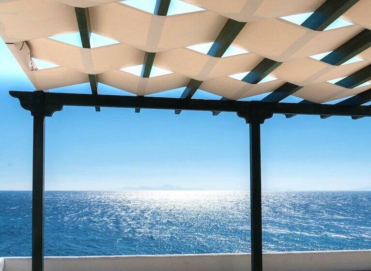 Отель Pahivouni Studios & Suites