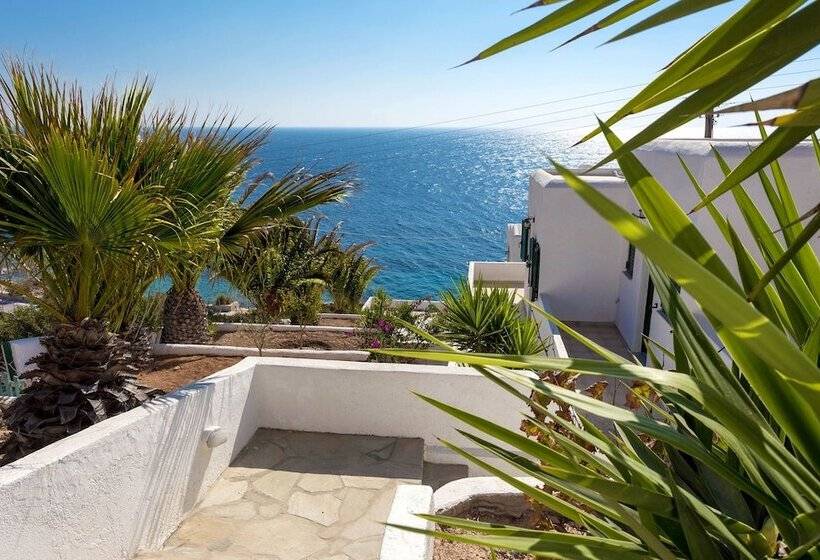 Отель Pahivouni Studios & Suites