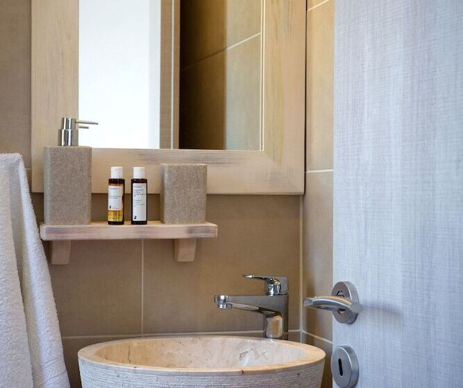 Отель Pahivouni Studios & Suites