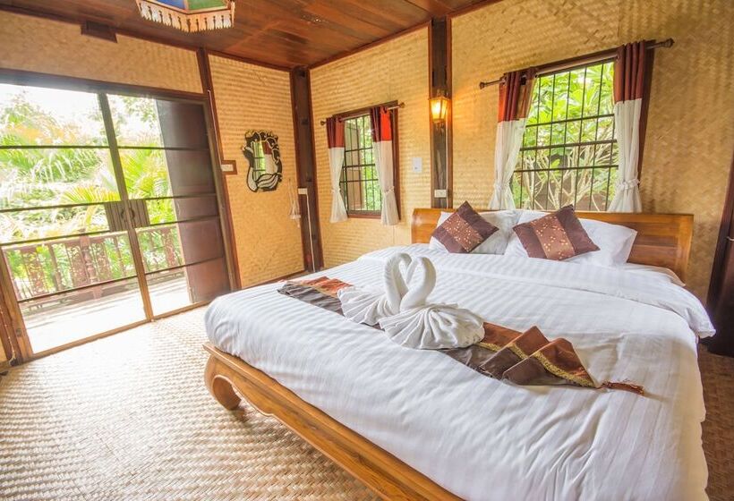 ホテル Phu Proud Resort