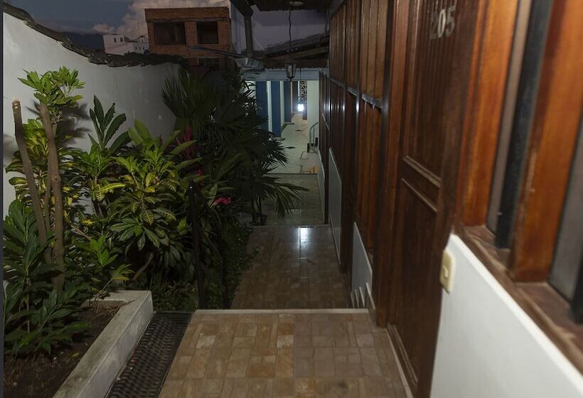 Отель Puerto Azul Tarapoto