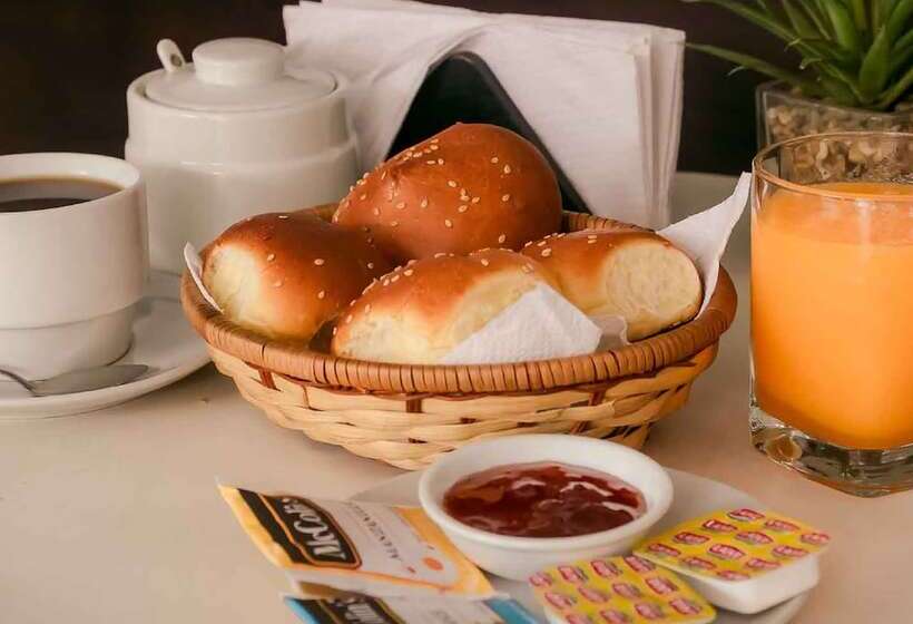 Отель Puerto Azul Tarapoto