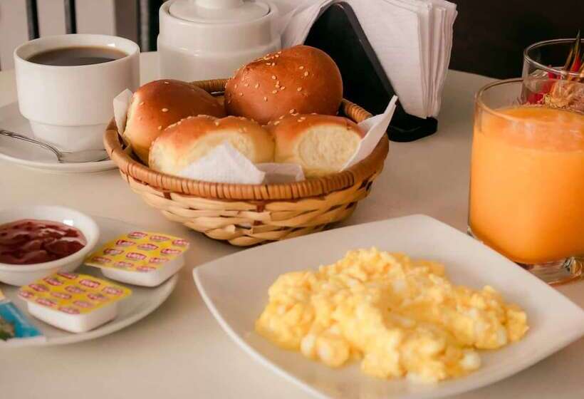 Отель Puerto Azul Tarapoto