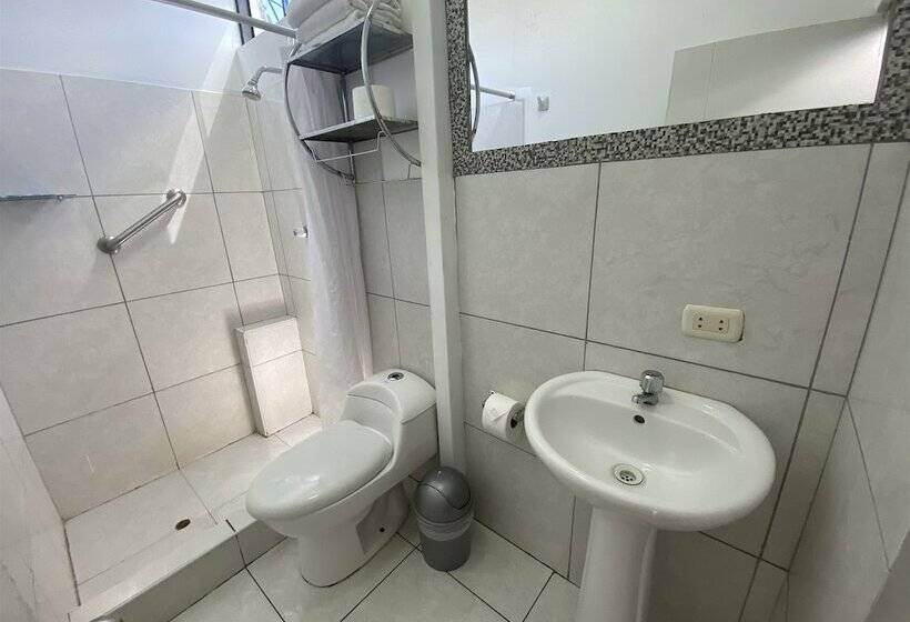 Отель Puerto Azul Tarapoto