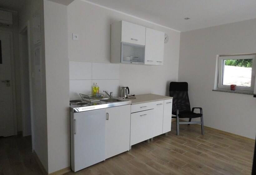 בית מלון כפרי Rezydencja Nad Jeziorem   Pestkownica