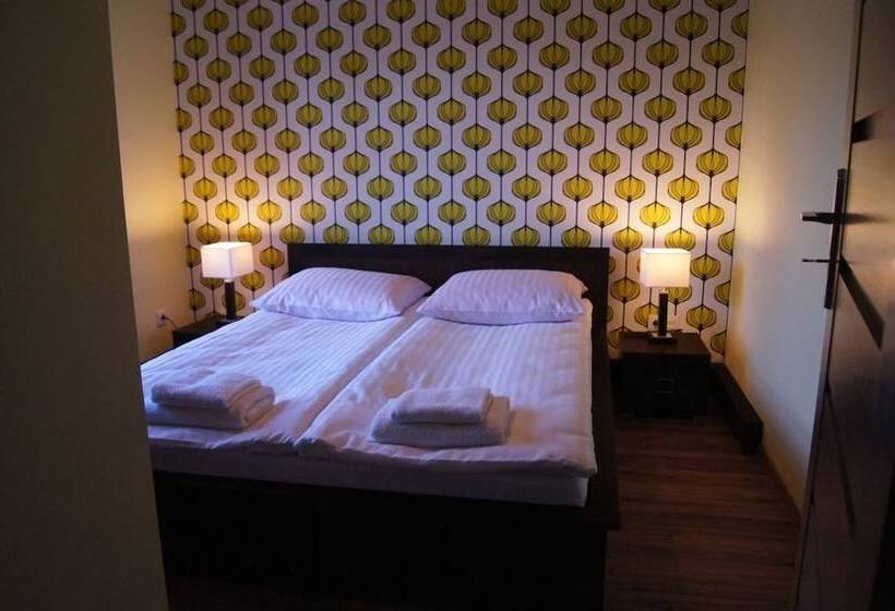 בית מלון כפרי Rezydencja Nad Jeziorem   Pestkownica