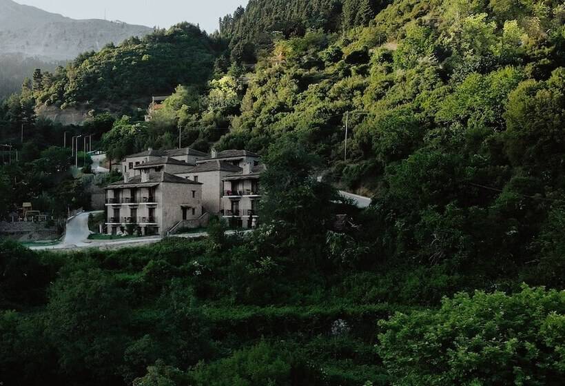 호텔 Rouista Tzoumerka Resort