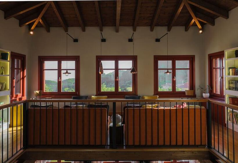 호텔 Rouista Tzoumerka Resort