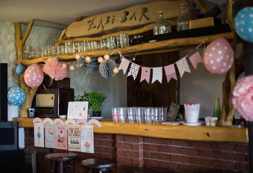 교외 호텔 Agroturystyka żabi Raj