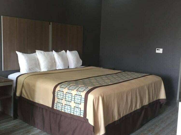 Отель Scottish Inn & Suites