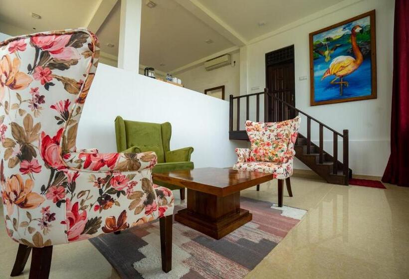 ホテル Shanthi Uyana