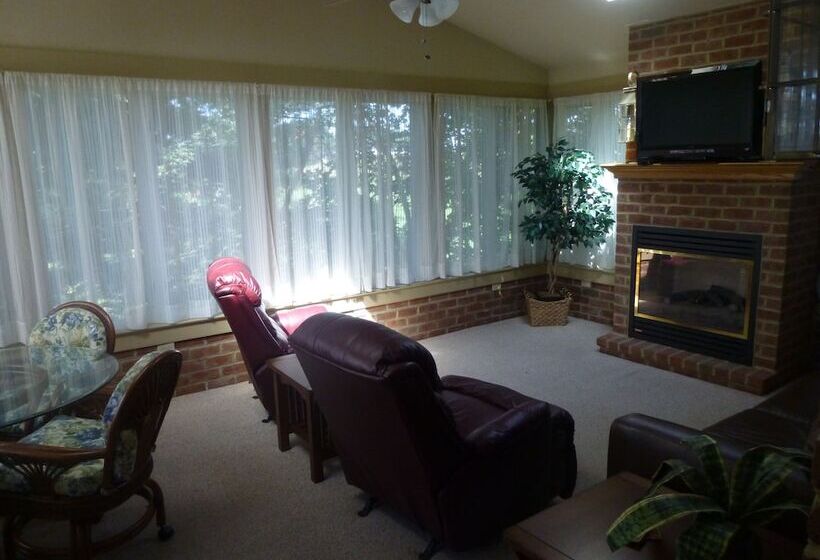 ホテル Smoketown Inn