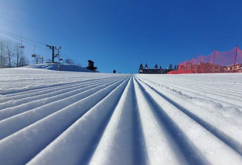 בית מלון כפרי Snowriver Mountain Resort