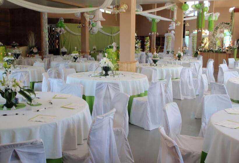 酒店 Station Touristique Pin Rouge