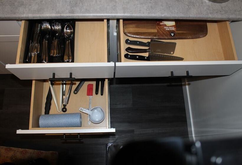 فندق Stay Easy Inn