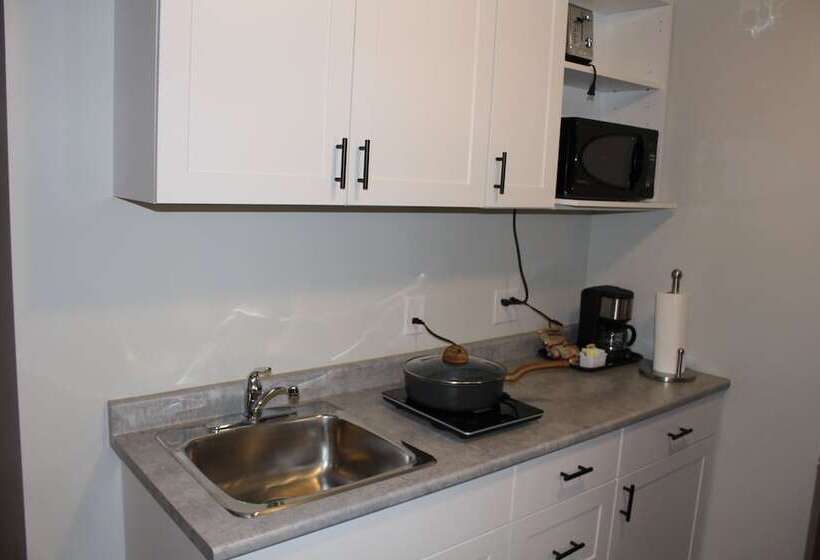 فندق Stay Easy Inn